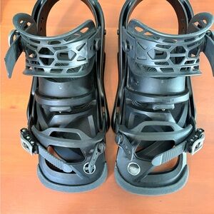 Woman’s Black Re:Flex Burton Snowboard Bindings